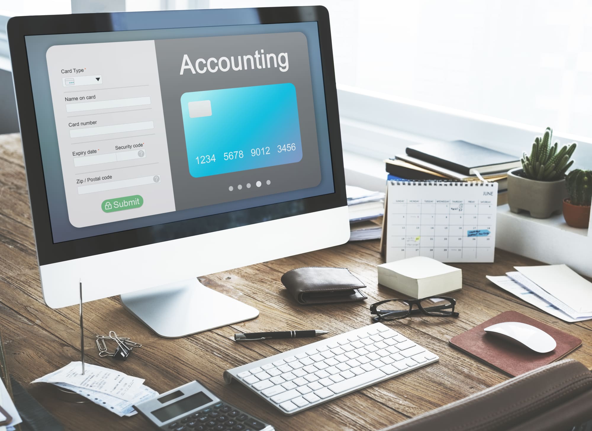 「Accouming」が表示されたパソコン