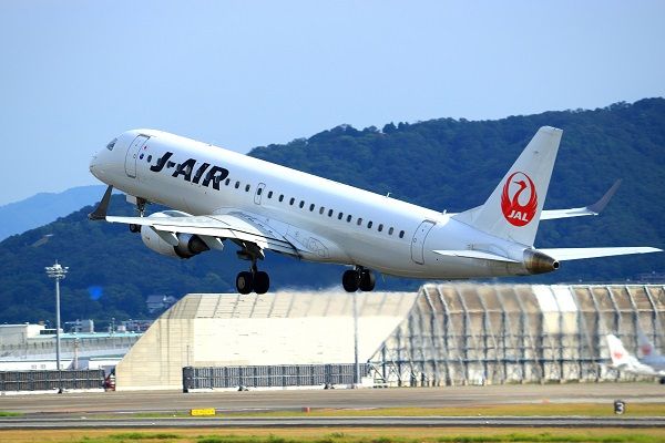 法人カードでJALマイルをためるイメージ